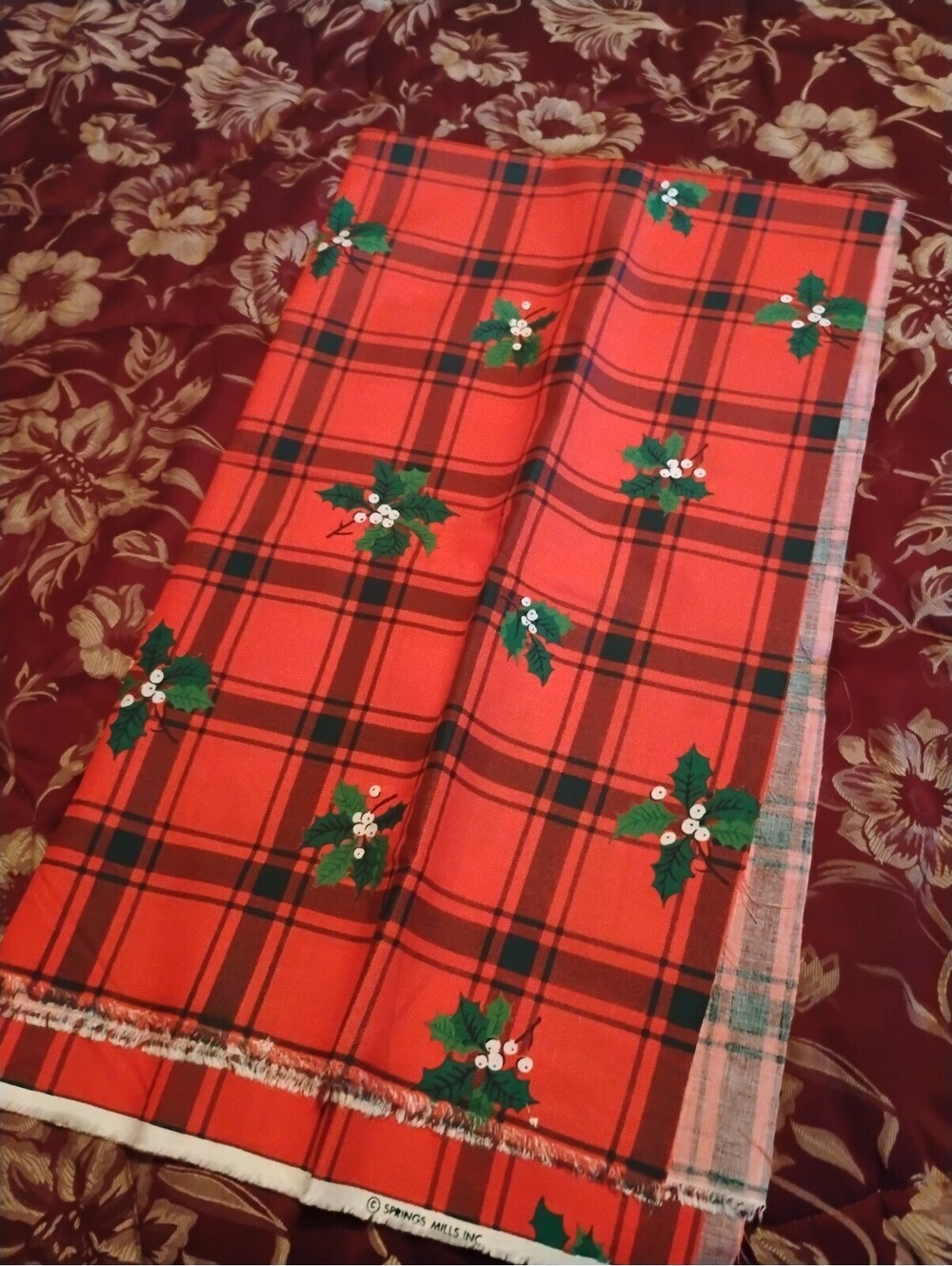 Vintage Springs Mills Inc. Christmas Holiday Tartan Plaid Fabric Holly Berries